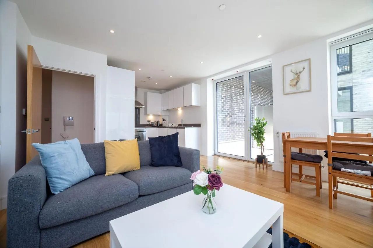 La Creme 1 Bed Apartment - Canning Town London United Kingdom