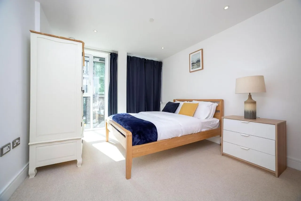 La Creme 1 Bed Apartment - Canning Town London 0*,
